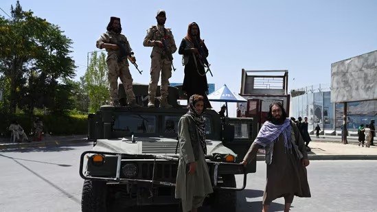 15 Pakistani Soldiers Killed as Taliban Launches Retaliatory Strikes Along Afghan Border.