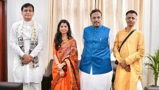 Maithili Thakur Hints at Joining Politics Ahead of Bihar Election.