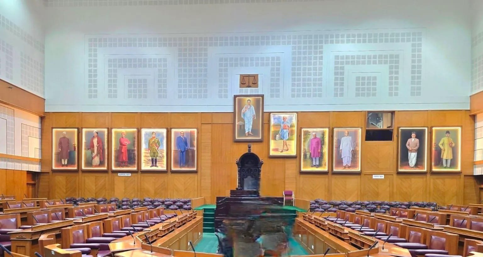 RTI Shocker: SVS Furniture and Portrait Costs Cross ₹1.3 Crore, Activist Seeks Explanation